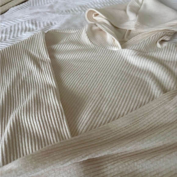 ALO Yoga Cream Muse Hoodie - Picture 6 of 6